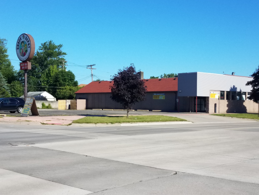 RETAIL BUILDING DEARBORN HEIGHTS Griffin PropertiesGriffin Properties